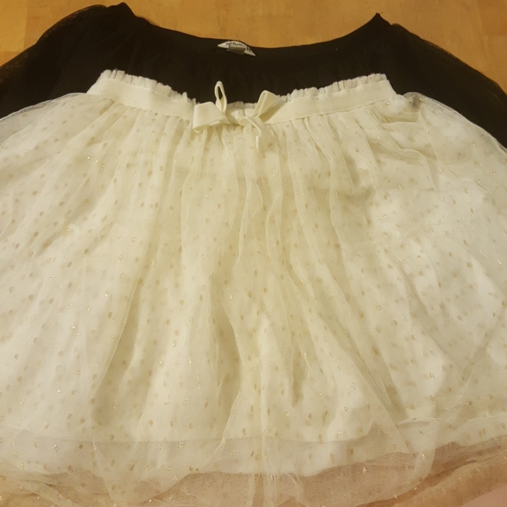 Cherokee skirts, size XL.